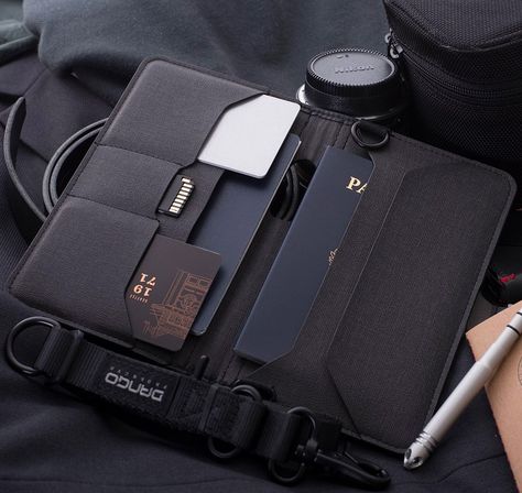 This Handsome Travel Wallet Keeps You Organized On the Move Tactical Wallet, Unique Pens, Travel Wallet, Travel Items, Travel Wallets, Design Case, Everyday Carry, Apple Products, Cool Gadgets