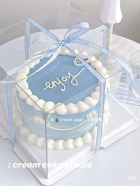 Blue Mini Cakes Ideas, Blue Cake Aesthetic, Blue Cake Designs Birthday, Blue Mini Cake, Korean Cake Birthday, Korean Cake Ideas, Boys 18th Birthday Cake, Teachers Day Cake, Pastel Rectangular