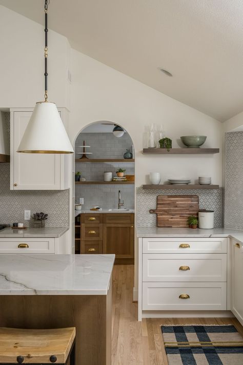 butler pantry through an arch in the kitchen Butlers Pantry Ideas, Building Shelves, Dirty Kitchen, Butlers Pantry, Freestanding Kitchen, Blue Cabinets, Green Cabinets, Built In Microwave, Bathroom Trends