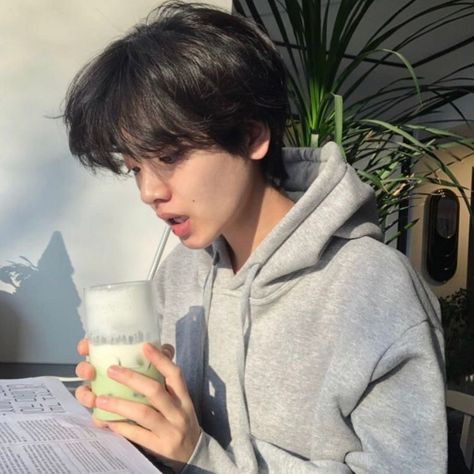 Lee Joo Young Hair, Queer Characters, Lee Jooyoung, Lee Joo Young, Asian Short Hair, Short Hair Haircuts, At A Glance, Asian Boys, Hair Cut