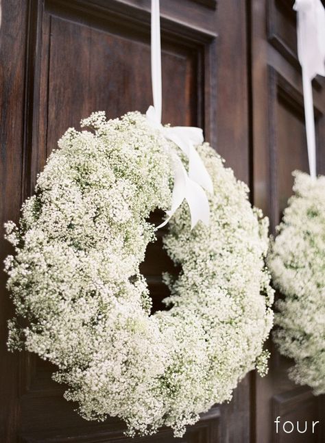 Baby's Breath Wreath - beautiful, fragrant, and for every season of the year. Baby's Breath Wedding Flowers, Biltmore Wedding, Boda Diy, Baby S Breath, Wedding Winter, Wedding Wreaths, Wedding Chicks, Deco Floral, Baby's Breath