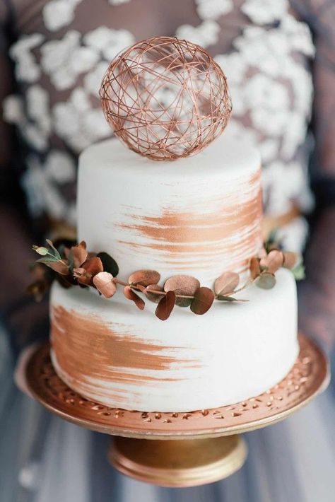 Breathtaking Copper Metallic & Blush Wedding Cake Metallic Wedding Colors, Copper Wedding Cake, Metallic Wedding Cakes, Rose Gold Wedding Cakes, Metallic Wedding, Torte Cupcake, Winter Wedding Cake, Copper Wedding, Cake Trends