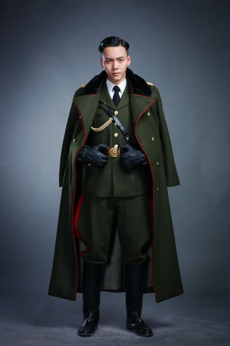 Victorian Guard Uniform, 1920s Soldier, Soldier Outfit Men, Sailor Outfit Aesthetic, Military Outfit Men, Military Uniform Design, Old Military Uniforms, General Uniform, Guard Outfit