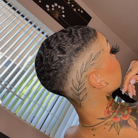 Fade Haircut Women, Shaved Designs, Short Natural Haircuts, Short Hair Designs, Short Shaved Hairstyles, Fresh Cuts, Shaved Hair Designs, Natural Hair Cuts, Natural Hair Short Cuts