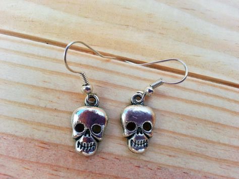 Scene Kid Earrings, Goth Pirate, Kid Earrings, Scene 2000s, Its My Bday, Pirate Skeleton, Gift Wishlist, Scene Kids, Human Skull