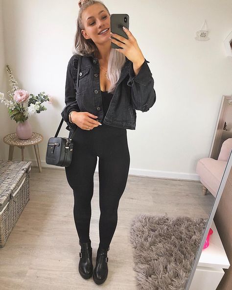 38.8k Likes, 286 Comments - Carys Gray 🇬🇧 (@busybee.carys) on Instagram: “Suddenly become obsessed with my all black everything outfits!!!😂🙌🏼🖤 just incase you missed my…” Beauty School Outfits, Carys Whittaker, All Black Outfits For Women, Black Fall Outfits, College Looks, Look Jean, Fall Fashion Trends Women, Black Everything, Swag Outfits For Girls