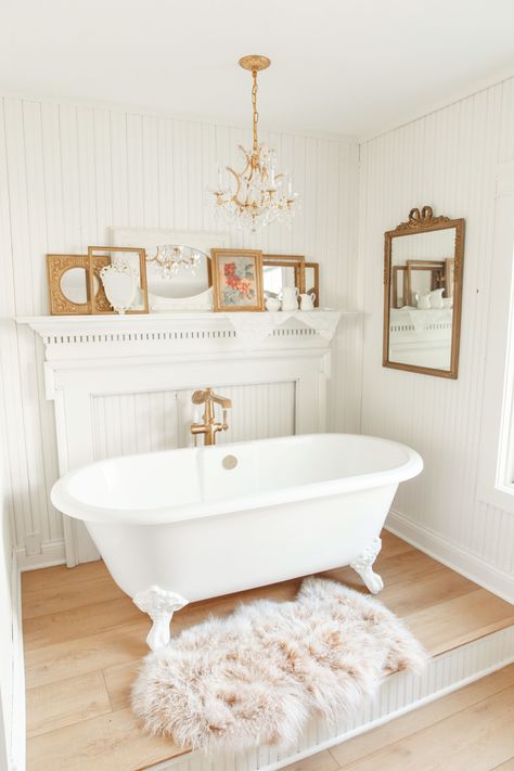 Modern Spanish Bathroom, Farmhouse Bathroom Design, American Farmhouse Style, Ranches For Sale, Chic Lighting, Crystorama Lighting, Charming Farmhouse, Maria Theresa, Country Living Magazine