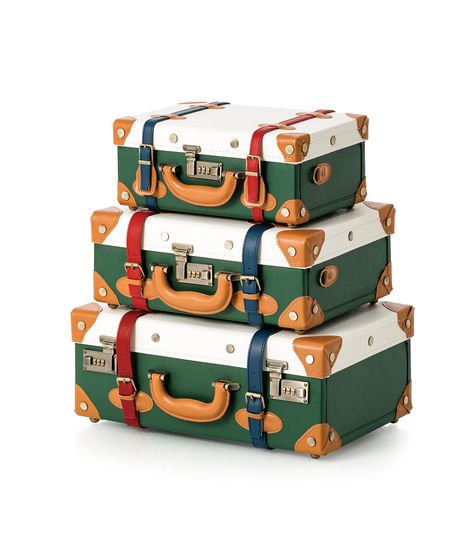 This luggage bag is the perfect everyday companion, featuring a long strap for comfortable and hands-free carrying. The ergonomic design is comfortable and stylish, ensuring you can go about your day with ease. Cute Suitcase, Cute Suitcases, Vintage Suitcase, Vintage Luggage, White Sky, Cocoa Brown, Train Case, Green Pearls, Box Hand