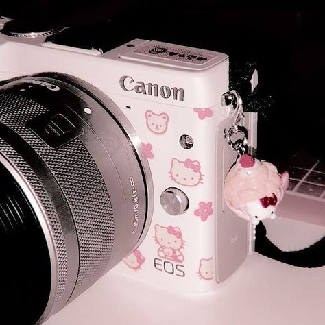 Camera Aesthetic, Cute Camera, Retro Gadgets, Angel Aesthetic, Hello Kitty Items, Film Cameras, Vintage Cameras, Vintage Camera, Fujifilm Instax Mini