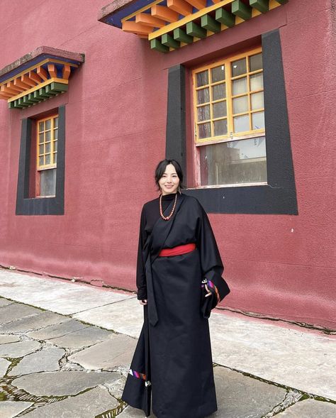 Tibetan Dress Woman, Tibetan Dress Traditional, Chupa Tibetan Dress, Bhutanese Dress, Bhutanese Clothing, Tibetan Chupa, Tibetan Fashion, Nepali Dress, Tibetan Dress