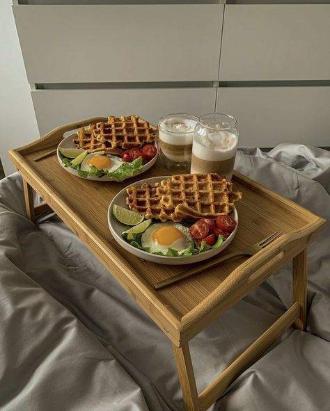 Breakfast In Bed Tray, Bed Tray Table, Bamboo Bed, Breakfast Platter, Tea Food, Table Folding, Brunch Table, Bed Tray, Serving Table