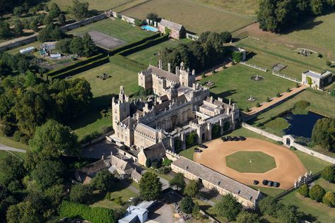 Drayton House aerial image - Northamptonshire. Saltburn movie location Saltburn Mansion, Saltburn House, Drayton House, Saltburn Movie, Travel Vibes, Movie Locations, Aerial Images, English Country House, Dreamy Wedding