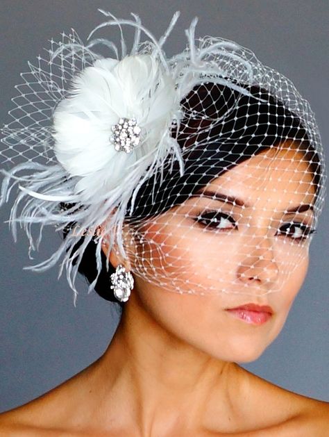 put an old rhinestone broach in the center ...something old check mark! Veil And Headpiece, Bridal Birdcage Veils, Wedding Birdcage, Veil Headpiece, Vintage Veils, Fascinator Hairstyles, Veil Hairstyles, Birdcage Veil, Head Pieces