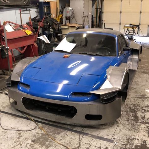 Mazda Miata Build Is Going Full GT1 Race Car With Metal Widebody Kit - autoevolution Miata Build, Bespoke Cars, Race Car Track, Top Miata, Jdm Wallpaper, Best Jdm Cars, Mazda Mx5 Miata, Miata Mx5, Car Inspiration