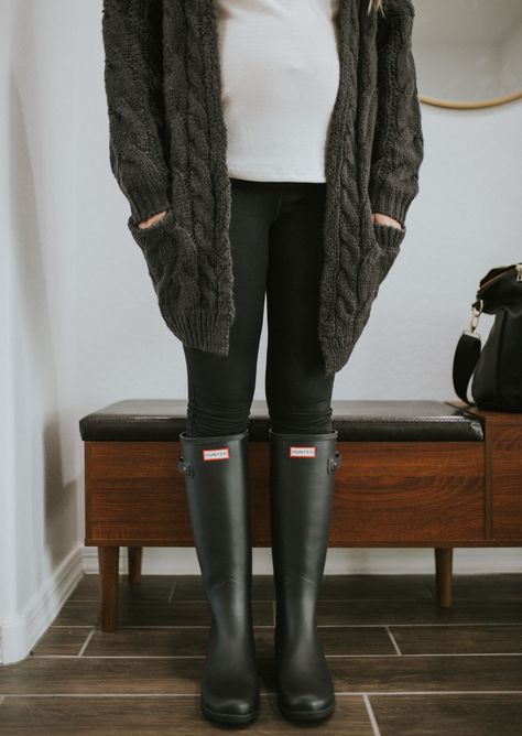 Tall Rain Boots Outfit, Black Hunter Boots Outfit, Hunter Refined Boots, Hunter Rain Boots Outfit, Women Rain Boots, Tall Boots Outfit, Rainboots Outfit, Rain Boot Outfit, Hunter Refined