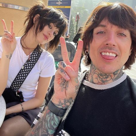 Alissa Salls, Shadow Moses, Drop Dead Clothing, Oli Sykes, Oliver Sykes, Alternative Metal, Goofy Pictures, Online Friends, Brit Awards