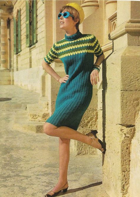 1970s Crochet Patterns, Knitted Dress Outfit, 1970s Crochet, Dress Knitting Pattern, 70s Shorts, Dress Knitting, Short Sleeve Summer Dresses, Crochet Vintage, Pdf Knitting Pattern