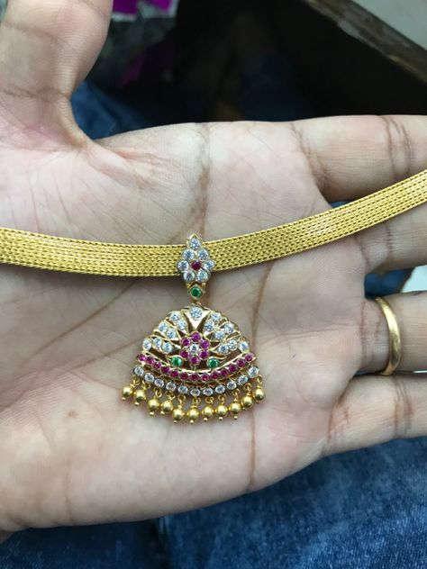 Naan Gold Necklace, Naanu Design, South Jewellery, Necklace Set Indian Bridal Jewelry, Ruby Necklace Designs, Indian Gold Necklace Designs, Traditional Accessories, Temple Jewellery Earrings, Gold Jewelry Outfits