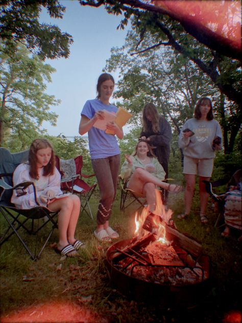 Girls Camp Aesthetic, Vintage Summer Camp Aesthetic, Christian Camp Aesthetic, 80s Summer Camp Aesthetic, Christian Friends Aesthetic, Girls Camping Trip, Church Camp Aesthetic, Godly Friendship, Christian Summer Camp