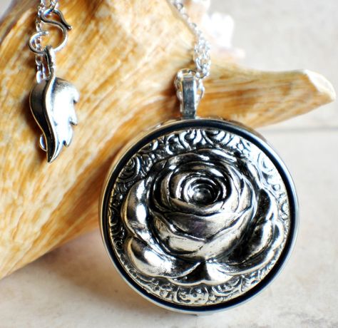 🎶 Unlock the magic of Music Box Locket with Silver Rose! 🌹 For only $100.00, experience the enchanting melodies and elegant design of this stunning piece. ✨ Don't miss out on this limited edition item! ⏳ #MusicBoxLocket #SilverRose #JewelryLovers #MelodyMakers #LuxuryAccessories #LimitedEdition #ElegantDesign #MustHaveItem #GiftIdeas #TreatYourself Shop Now https://bit.ly/3Nly8CN Music Box Locket, Large Locket, Saint Helens, Locket Jewelry, Jewelry Box Organizer, Cheap Diamond Rings, Bride Necklace, Cleaning Silver Jewelry, Round Locket