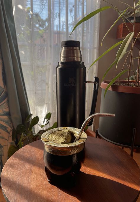 Mate Argentino Aesthetic, Yerba Mate Aesthetic, Mate Aesthetic, Argentina Culture, Yerba Mate Tea, Mate Tea, Yerba Mate, Instagram Story Ideas, Nom Nom