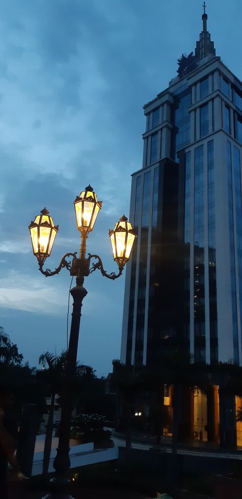 Pic taken in ub city mall bangalore,karnataka,india. Bangalore Asthetic Picture, Ub City Bangalore Snapchat, Bangalore City Video, Orion Mall Bangalore Snap, Bangluru City, Church Street Bangalore Aesthetic, Bangalore Night View, Bangalore Snapchat, Bangalore Pics