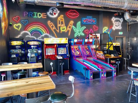 Castro Arcade Bar and Restaurant The Detour Opens on Market Street - Eater SF Gaming Restaurant, Bar Arcade, Diy Video Game, Corner Restaurant, Game Bar, Gaming Shop, Arcade Bar, Game Cafe, Arcade Room