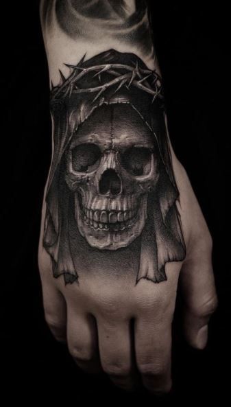 Indian Skull Tattoos, Herren Hand Tattoos, Feminine Skull Tattoos, Evil Skull Tattoo, Evil Skull, Skull Art Tattoo, Skull Hand Tattoo, Grim Reaper Tattoo, Skull Sleeve Tattoos