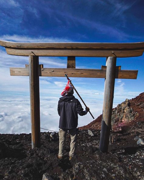 Climbing Mount Fuji, Snow In Japan, Japan Mount Fuji, Mount Fuji Japan, Fuji Japan, Monte Fuji, Visual Board, Mt Fuji, Mount Fuji