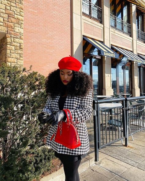 Black Beret Hat Outfit, Outfits With Beret Hats Black Women, Barret Hat Outfit, Baret Hat Outfit, French Beret Outfit, Black Beret Outfit, White Beret Outfit, Red Beret Outfit, Baret Outfit