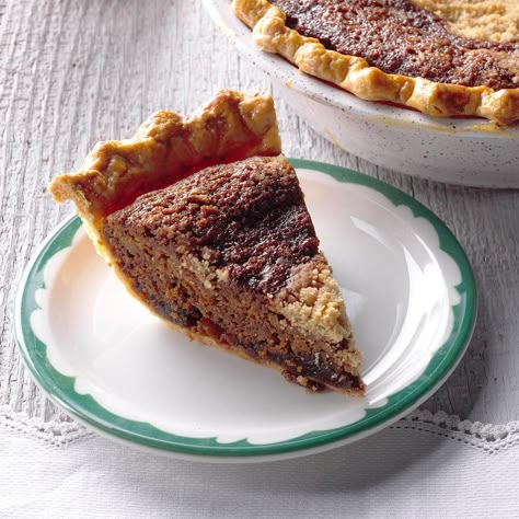 Shoofly Pie Shoofly Pie Recipe, Dutch Desserts, Shoofly Pie, Chocolate Cream Pie Recipe, Potluck Desserts, Cake Mug, Shoo Fly, Cream Pie Recipes, Amish Recipes