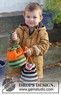 Spooky Stripes Bag / DROPS Children 44-12 - Free crochet pattern Sweet Bags, Striped Bags, Cast Off, Theme Halloween, Crochet Diagram, Free Crochet Patterns, Drops Design, Chain Stitch, Free Crochet Pattern