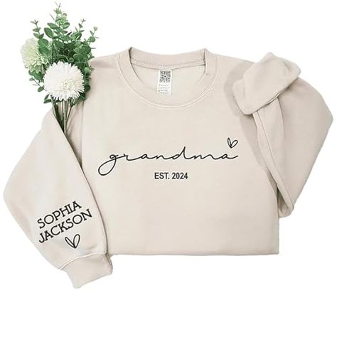 Pregnacy Reveal, Hoodie Minimalist, Oversized Aesthetic, Grandma Sweatshirt, Gifts For Grandma, Grandma Sweater, Retro Graphic Tees, Shirts Long Sleeve, Personalized Grandma