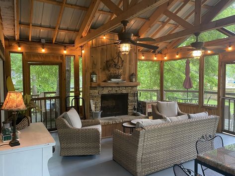 “Fun” place! — Exceptional" —near Oaklawn Park, Garvin Gardens and Restaurants Rustic Screened In Porch, Twin Bedroom, Porch Design, Screened In Porch, Rustic Cabin, Screened Porch, Back Patio, Outdoor Fireplace, Back Porch