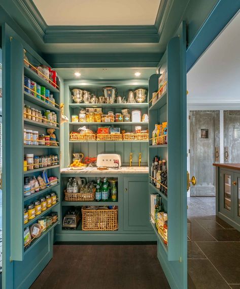 Liz Caan & Co. on Instagram: “Pantries aren't usually the prettiest of spaces. I know I end up spending a lot of time popping in and out of my own pantry—so, why not…” Walk In Pantry Ideas, Boston House, Devol Kitchens, Kabinet Dapur, Kitchen Pantry Design, Radiant Floor Heating, Butler's Pantry, Spacious Kitchens, Pantry Design