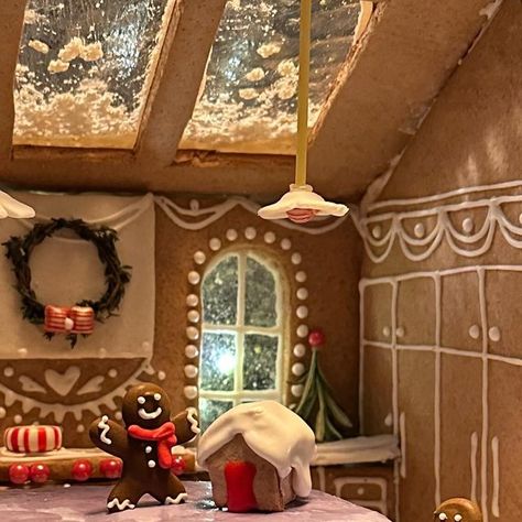 M Viamontes Architecture + Interiors on Instagram: "Crafting the gingerbread kitchen of our dreams! @calia_stone_boutique 2023 Gingerbread Competition" Diy Gingerbread Dollhouse, Gingerbread Staircase, Gingerbread House Interior, Gingerbread Architecture, Gingerbread Competition, Gingerbread House Competition, Graham Cracker Gingerbread House, Gingerbread Kitchen, Gingerbread Ideas