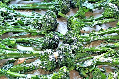 Roasted Baby Broccoli Recipe, Brócoli Recipes, Baby Broccoli Recipe, Baby Broccoli, Broccolini Recipe, Broccoli Lemon, Galveston Diet, Roasted Broccolini, Broccoli Stems