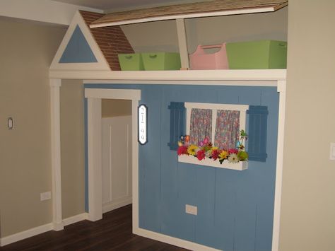 I'd love to paint a wall this way. Make it look like your walking into a playhouse but really ur just walking into the hallway ! :) Closet Playhouse, Inside Playhouse, Diy Kids Playhouse, Playhouse Design, Kids Indoor Playhouse, Indoor Playhouse, Diy Playhouse, Build A Playhouse, Staircase Ideas