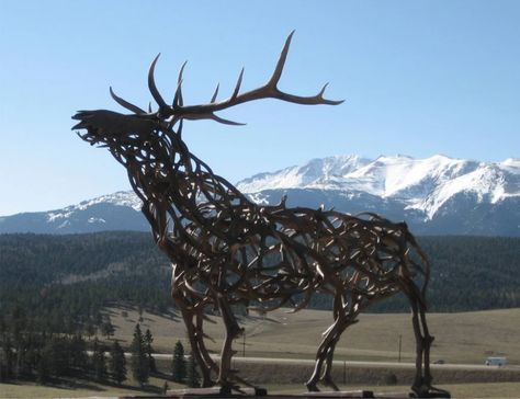 A Closer Look: The Uniqueness of Antler Art - Colorado Homes & Lifestyles Elk Sculpture, Deer Antler Art, Antler Furniture, Antler Lighting, Deer Antler Chandelier, Antler Lights, Antlers Decor, Antler Design, Deer Statues