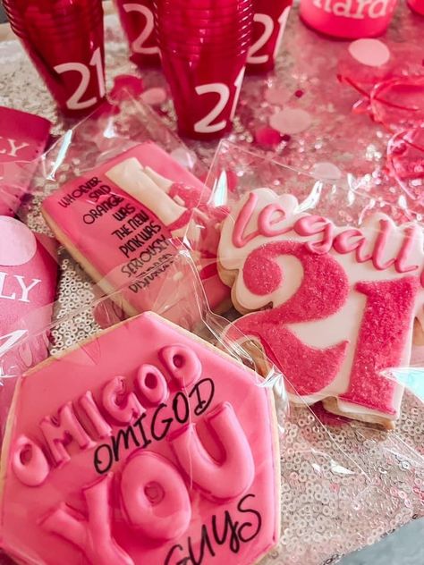 Elle Woods Birthday Party, Legally Blonde 21st Birthday, Legally Blonde Birthday Party, Legally Blonde Party Theme, Legally Blonde Party, Theatre Party, Sorority Themes, Pink Bachelorette, Blonde Aesthetic