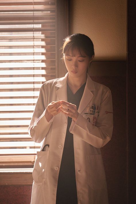 Lee Sung Kyung Doctors, Dr. Romantic 2, Romantic Doctor Teacher Kim, Dr. Romantic, Doctor Quotes, Medical Pictures, Medical Student Motivation, Medical Wallpaper, Lee Sung Kyung