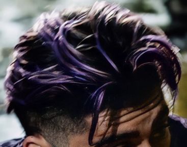 Zayn Malik Hair, Men Purple Hair, Black Hair With Blue Highlights, Purple Highlights Brown Hair, Colorful Highlights In Brown Hair, Purple Hair Streaks, Purple Brown Hair, Short Purple Hair, Purple Hair Highlights