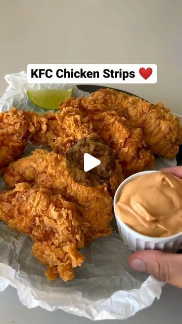 Kfc Recipe Chicken, Cooking Chicken Tenders, Chicken Strips Recipes Easy, Kfc Chicken Strips Recipe, Kfc Fried Chicken Recipe, Mcdonalds Burger, Chicken Chicken Recipes, Breaded Chicken Strips, Chicken Fried Chicken