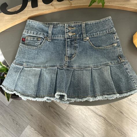 Y2K pleated denim skirt with cute details, perfect... - Depop Denim Pleated Skirt Outfit, Pleated Denim Skirt Outfit, Denim Pleated Skirt, Pleated Denim Skirt, Pleaded Skirt, Pleated Skirt Outfit, Pleated Denim, Denim Skirt Outfits, Y2k Summer