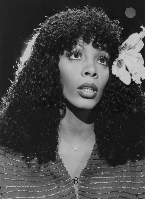 70’s Disco, Black Entertainment, Donna Summer, Vintage Black Glamour, Female Singers, Black Culture, Women In History, Black Is Beautiful, Dance Music