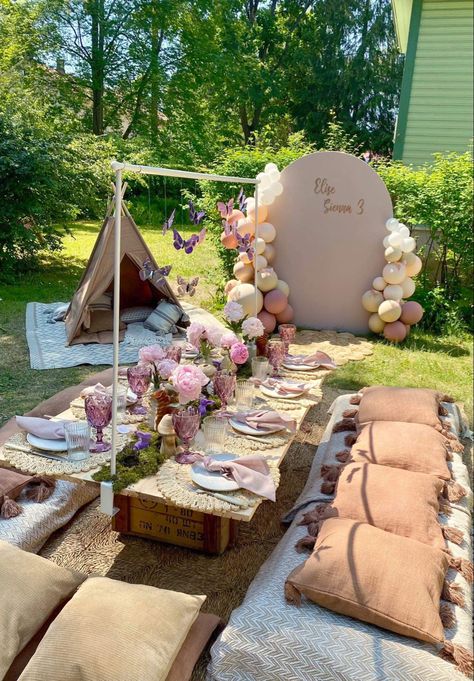 Picnic Party Backdrop, 2nd Birthday Picnic Ideas, Butterfly Teepee Party, Nature Inspired Birthday Party, Gazebo Birthday Decorations, Garden Birthday Party Backdrop, Butterfly Picnic Party, Toddler Picnic Birthday Party, Fairy Picnic Party