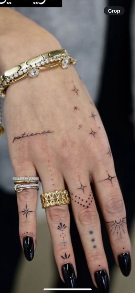 Finger Tattoos For Women Henna, Small Hand Finger Tattoos, Henna Style Finger Tattoo, Finger To Wrist Tattoo, Finger Tattoo Witch, Mystical Finger Tattoos, Tattoos Fingers Woman, Woman Finger Tattoo Ideas, Hand Fingers Tattoo