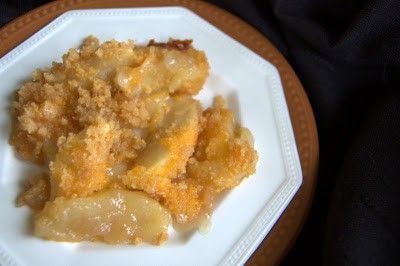 Apple And Cheese, Cheese Apples, Thanksgiving Casserole Recipes, Apple Cheese, Crispy Cheddar Chicken, Thanksgiving Casserole, Cheddar Chicken, Pasta Side Dishes, Cheese Pairings