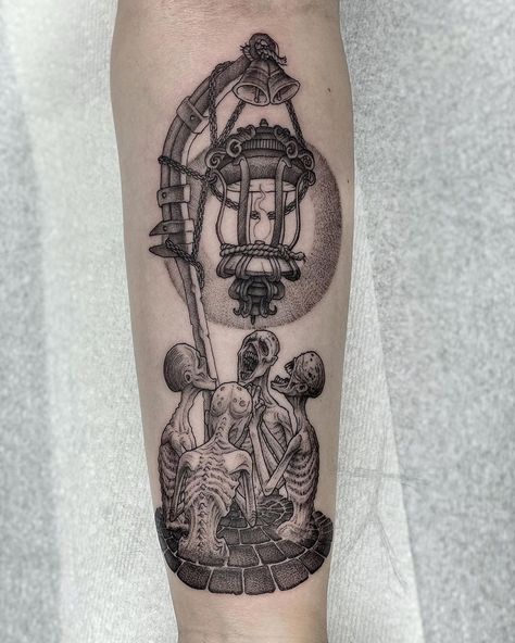 Bloodborne Lantern for Kristina - - - - The closer you look at the messengers the more disturbing you realize they are. Still tiny beacons… Bloodborne Lantern, Amygdala Bloodborne, Dark Souls Tattoo, Lamp Tattoo, Lantern Tattoo, Knight Tattoo, Realistic Tattoo Sleeve, Soul Tattoo, Wicked Tattoos