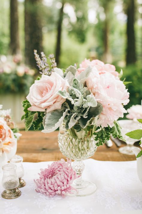 Lovely centerpiece vases with a vintage style. Photography: Linda Arredondo - lindaarredondo.com Tea Party Centerpieces, Elegant Tea Party, Vintage Tea Parties, Pink Centerpieces, Elegant Wedding Centerpiece, Bridal Shower Tea Party, Tea Party Table, Bridal Tea Party, Tea Party Bridal